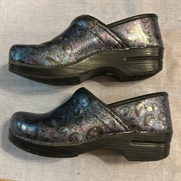 Dansko Shoes - Picture 4 of 9